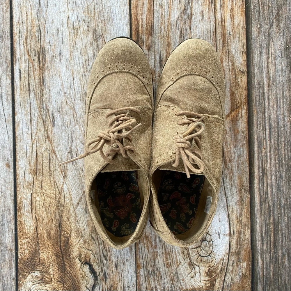 Suede 50s style shoes